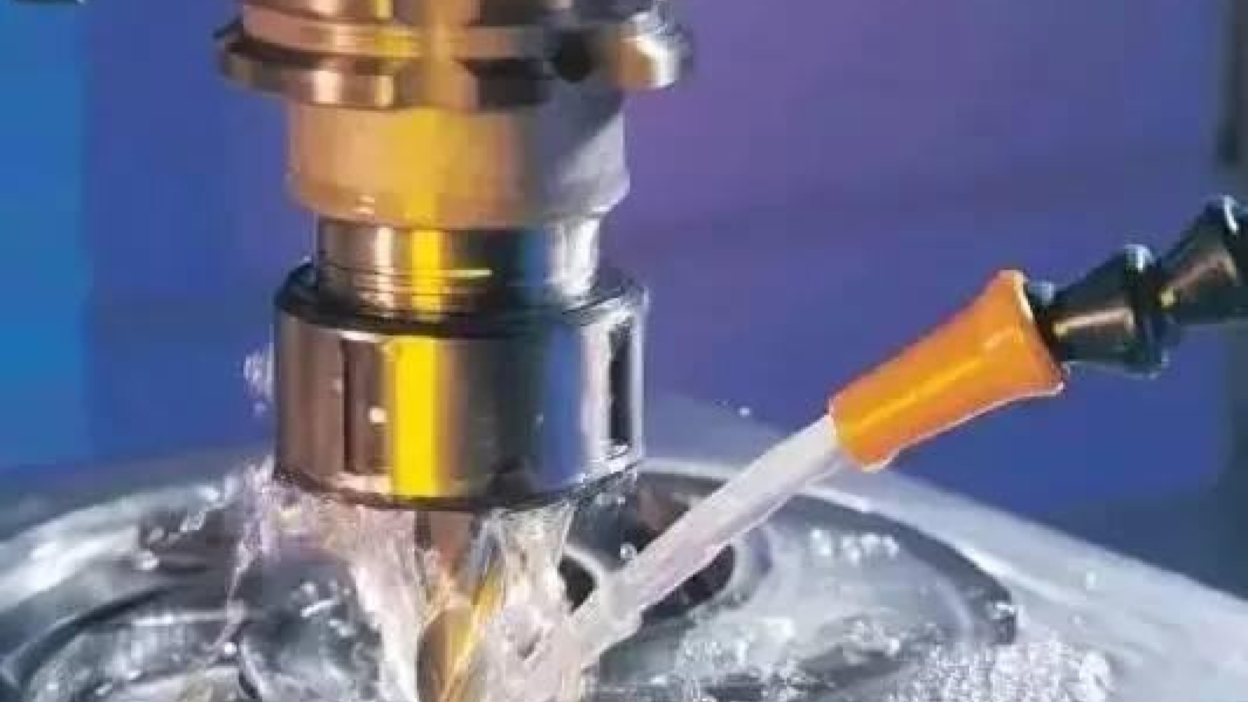 導(dǎo)軌油與水性切削液是否可以混合使用？有什么影響呢